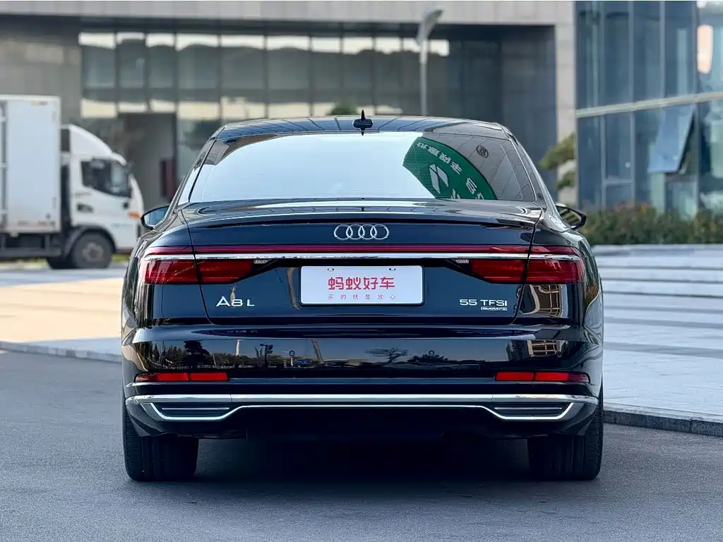 AUDI A8