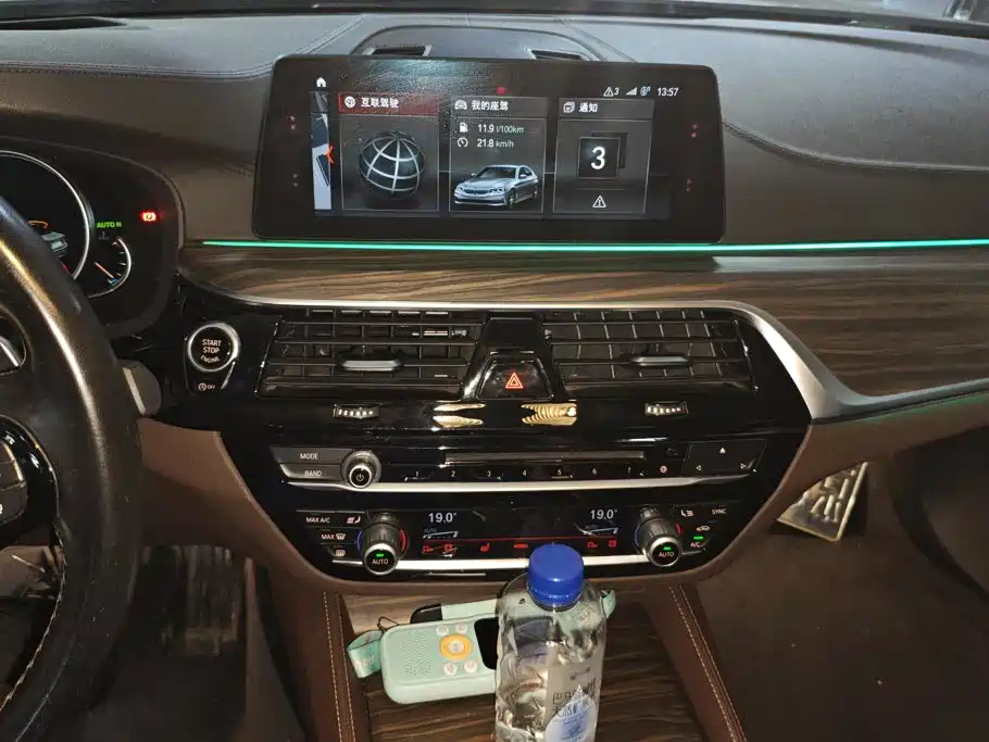 BMW 5 Series — миниатюра 12