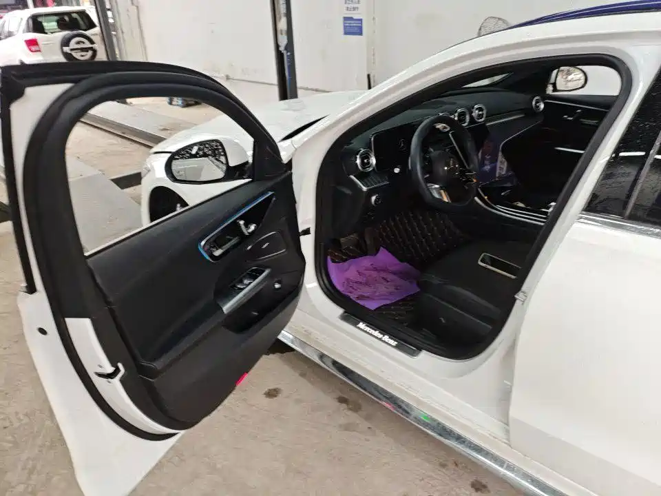 Mercedes-Benz C-Class — миниатюра 2