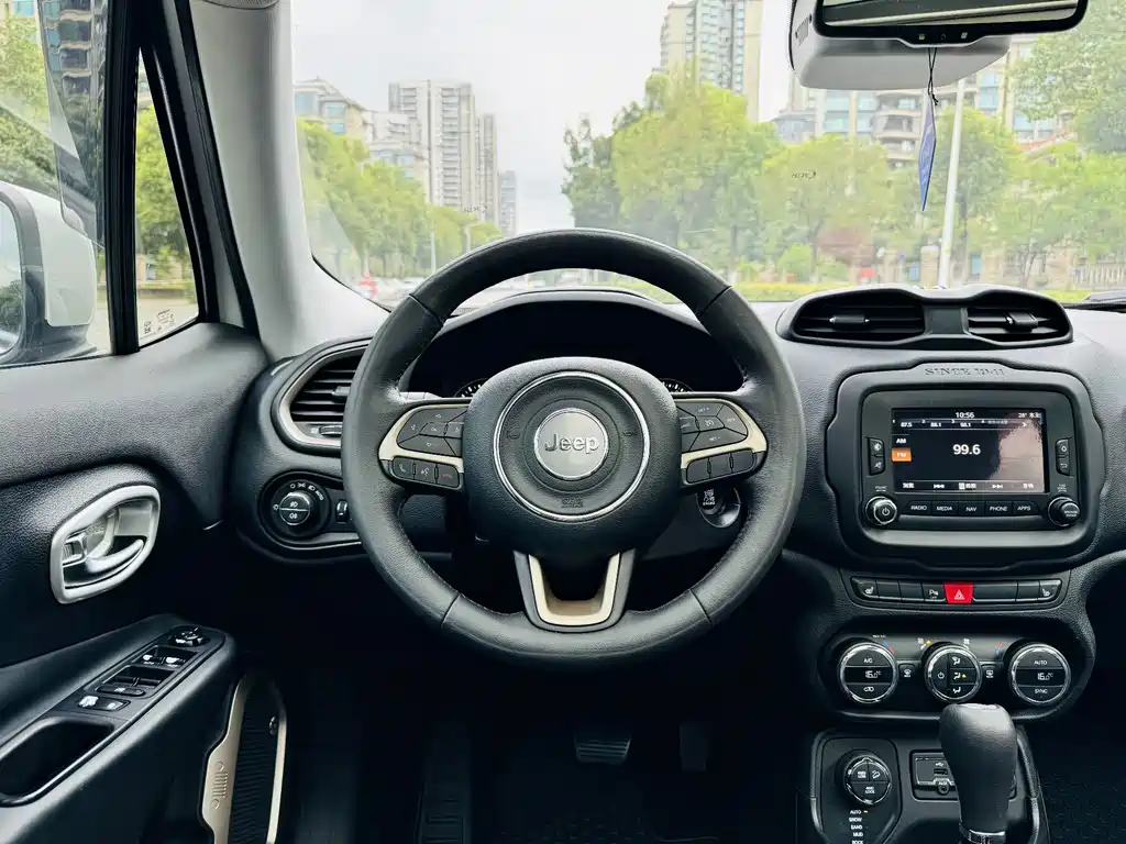 Jeep Renegade — миниатюра 6