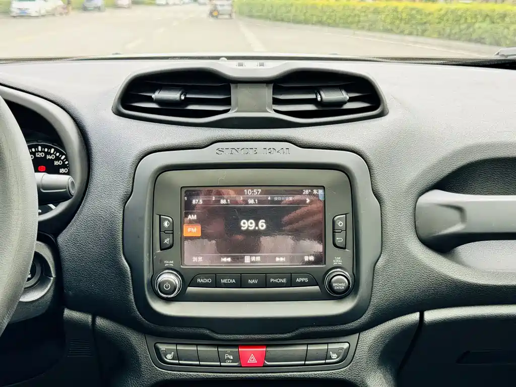 Jeep Renegade — миниатюра 11