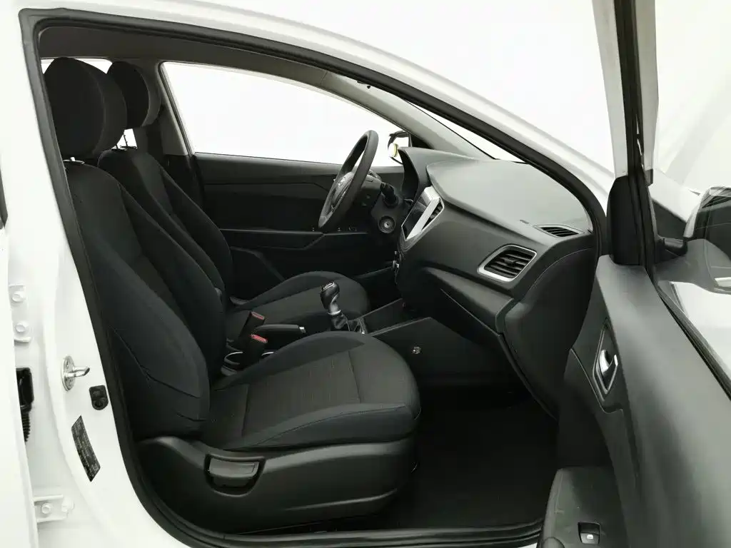Hyundai Verna — миниатюра 23