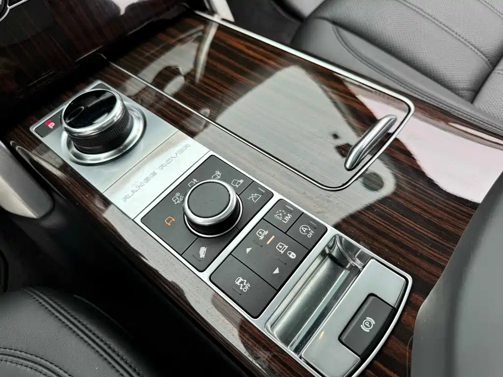 Land Rover Range Rover — миниатюра 9