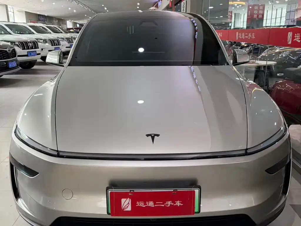 Tesla Model Y L
