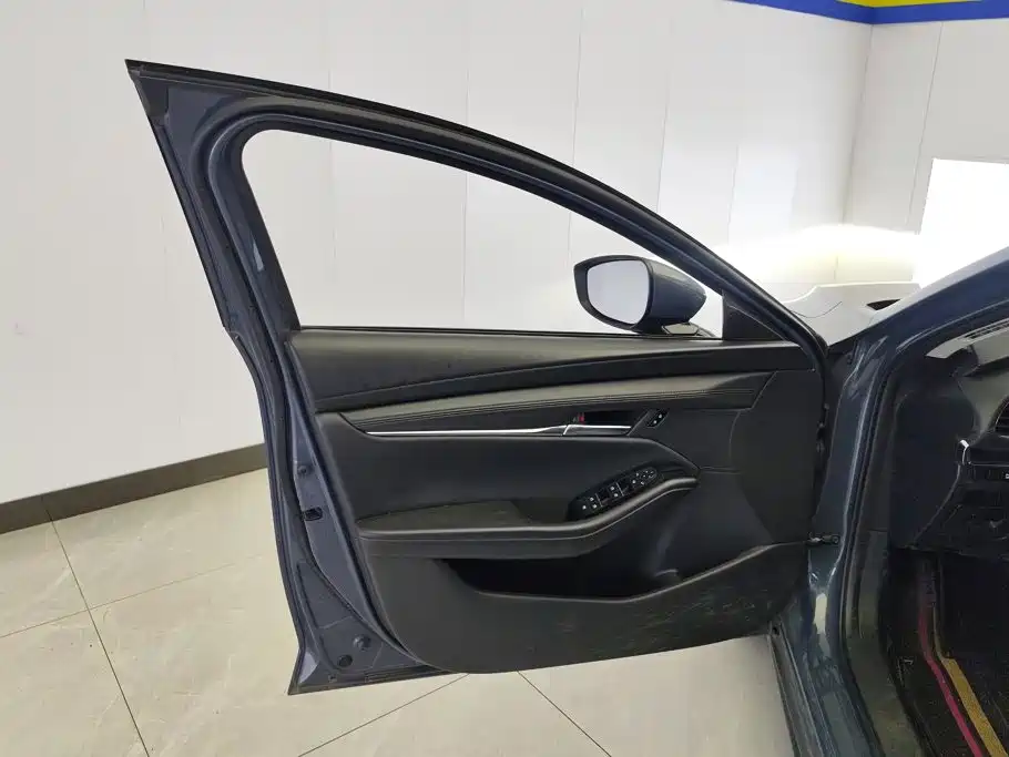 Mazda 3 Axela — миниатюра 7
