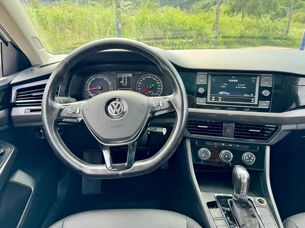 Volkswagen Bora 2019 1.5L AT Comfort VI