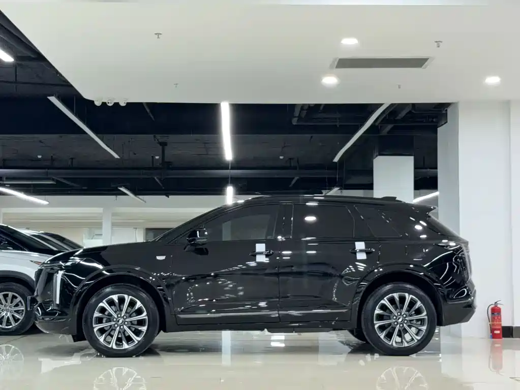 Cadillac XT5 — миниатюра 3