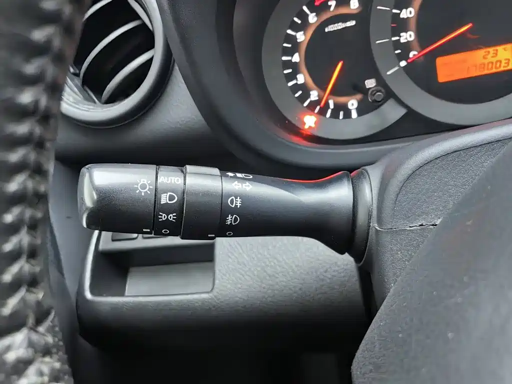 Toyota RAV4 — миниатюра 21