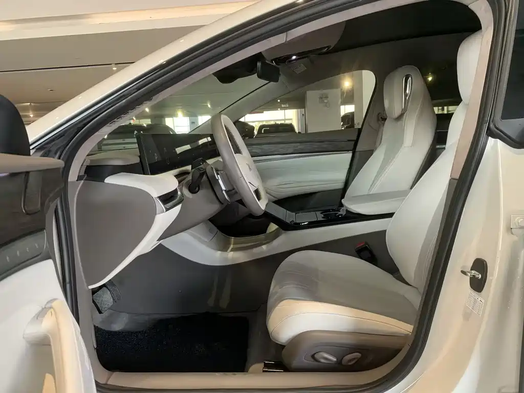 ZHIJI AUTOMOBILE ZHIJI L7