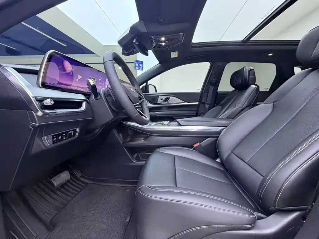 Cadillac XT5 — миниатюра 8