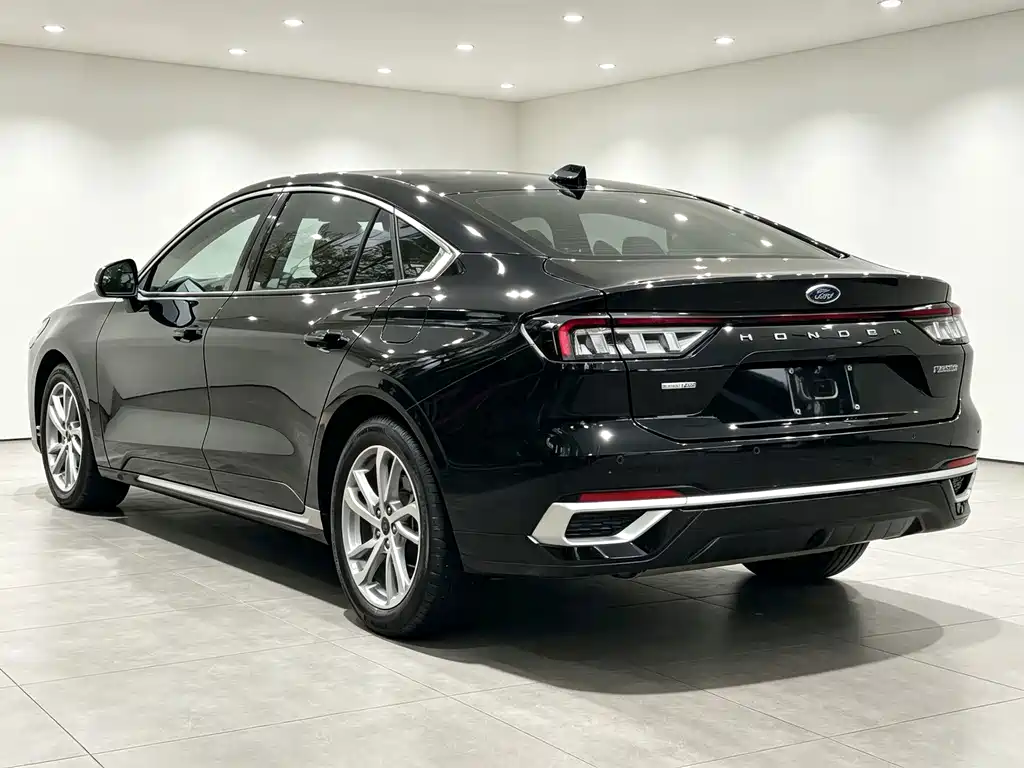 Ford Mondeo — миниатюра 7
