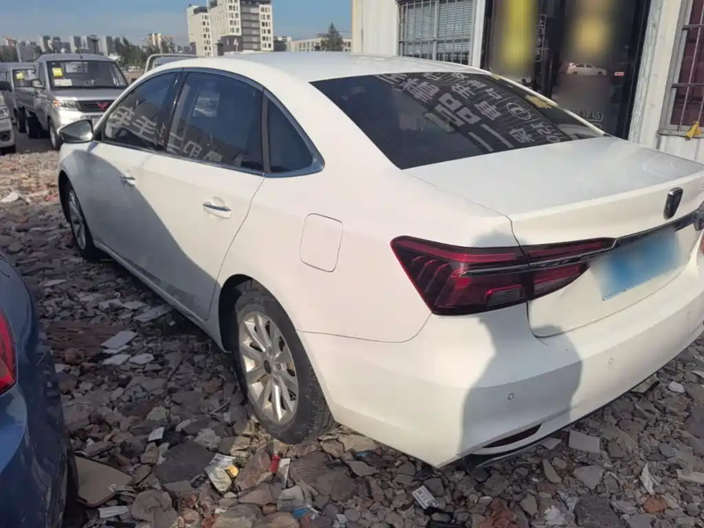 Roewe Roewe i6 Classic — миниатюра 5