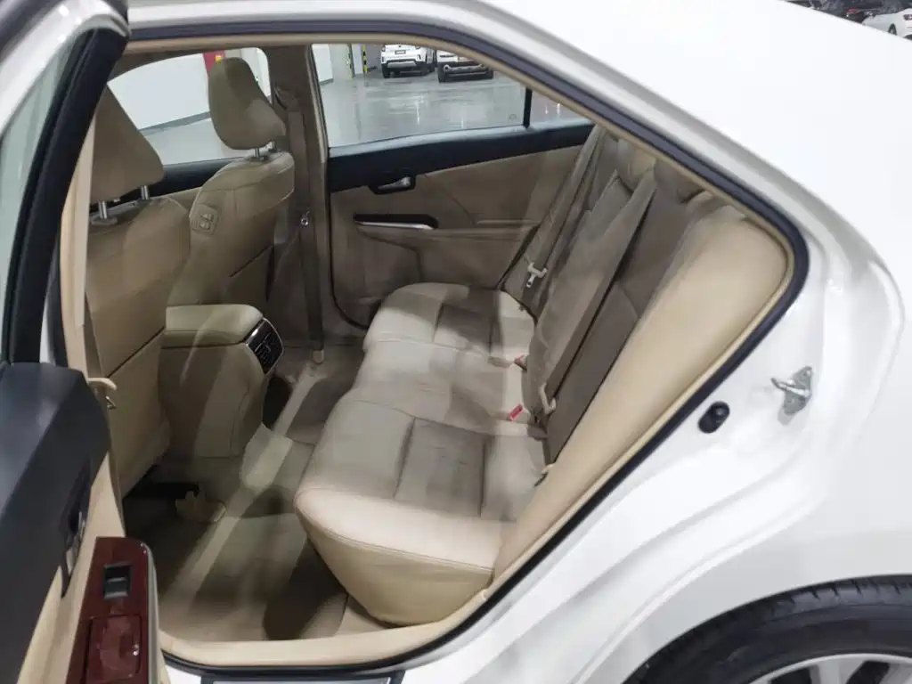 Toyota Camry — миниатюра 15