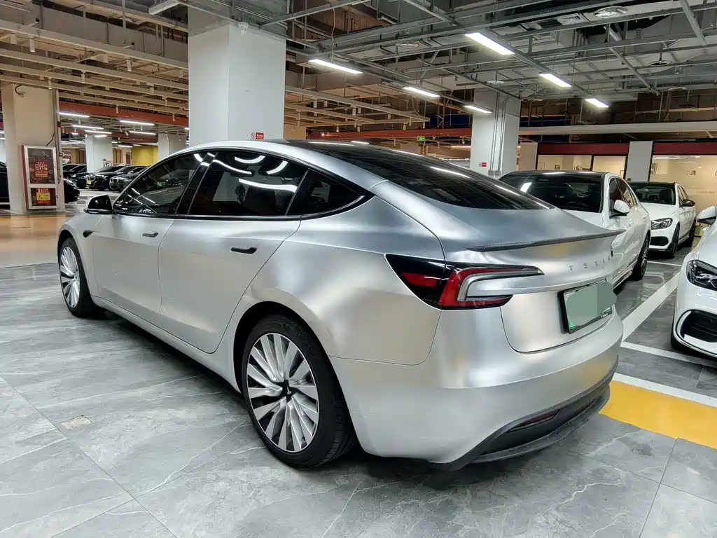 Tesla Model 3 — миниатюра 14