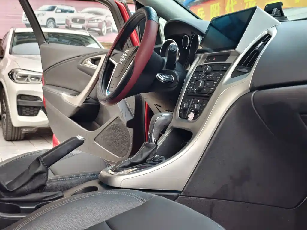 Buick Excelle — миниатюра 10