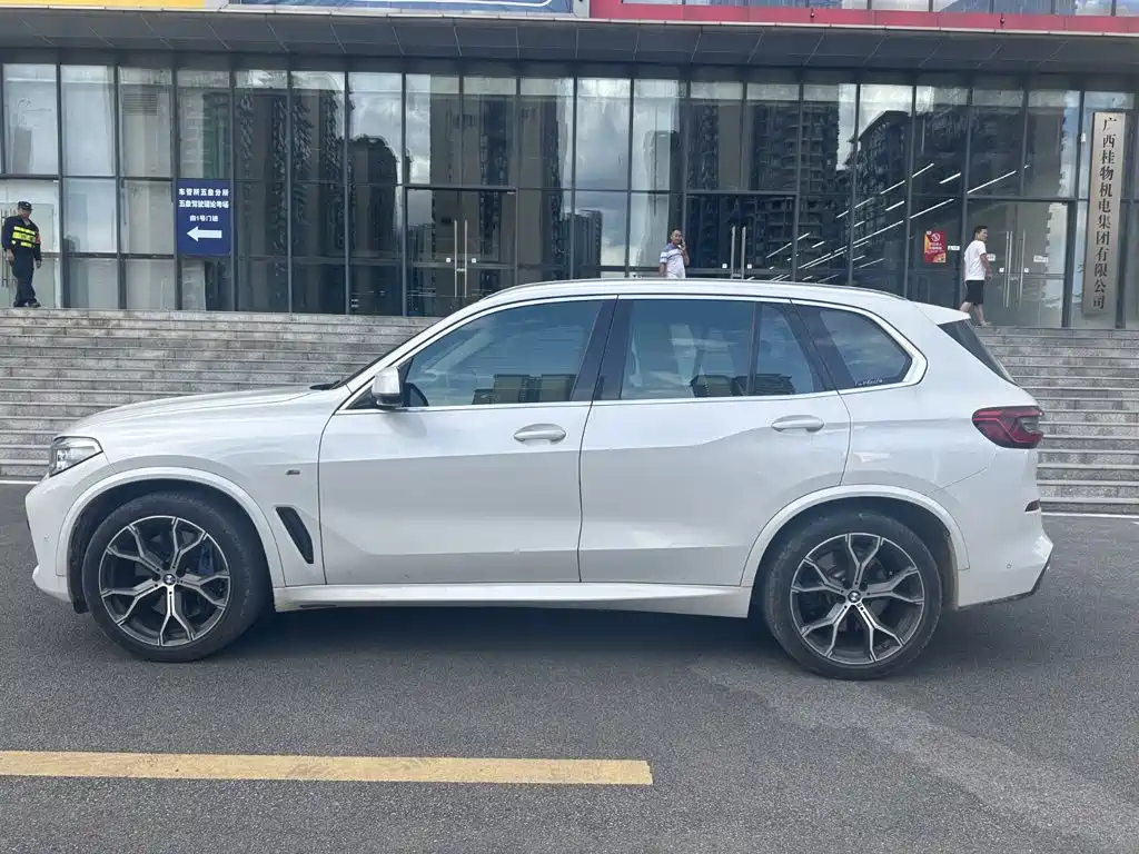 BMW X5 (Import) — миниатюра 3