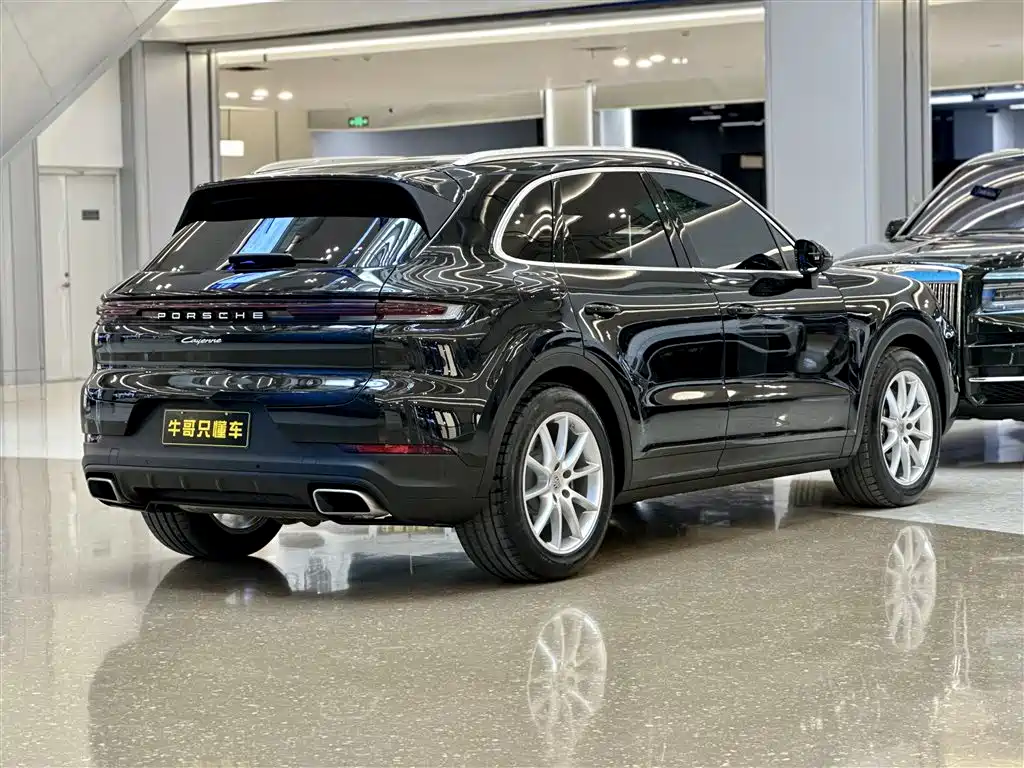 PORSCHE CAYENNE