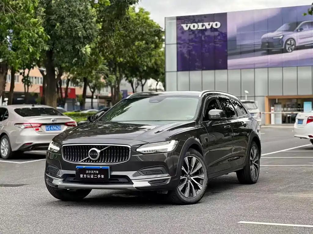 Volvo V90 — миниатюра 2