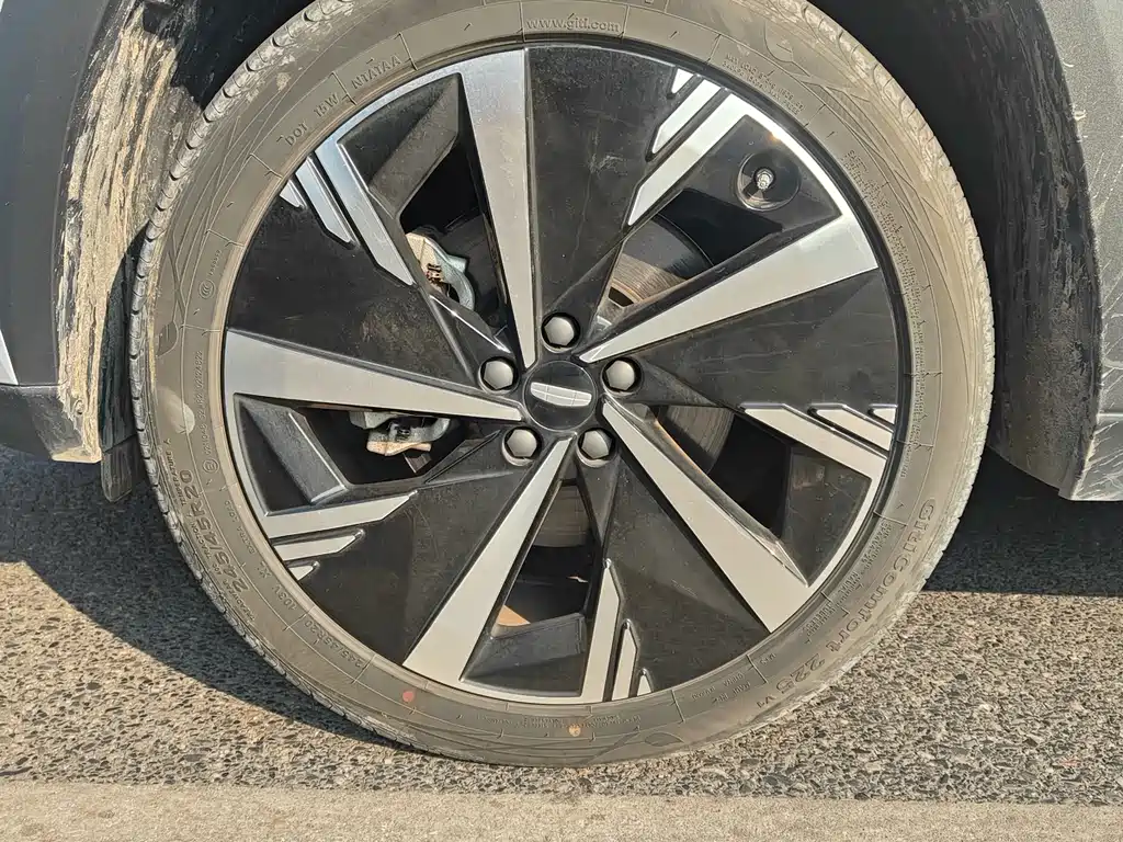 GEELY AUTOMOBILE BOYUE L