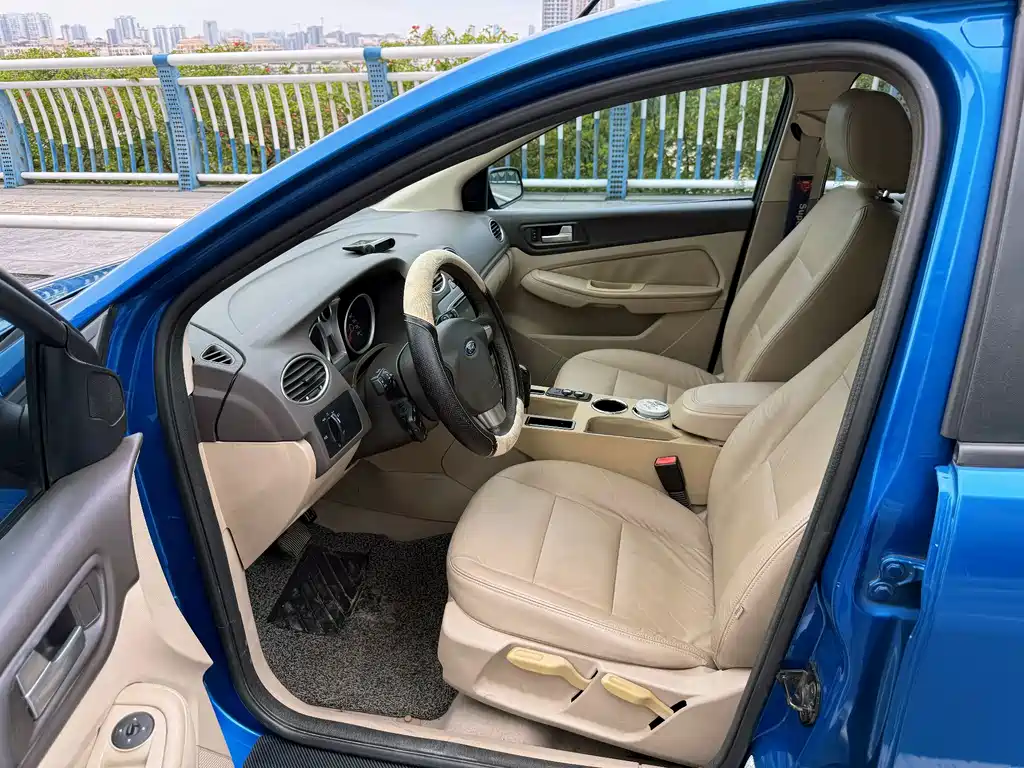 Ford Focus — миниатюра 12