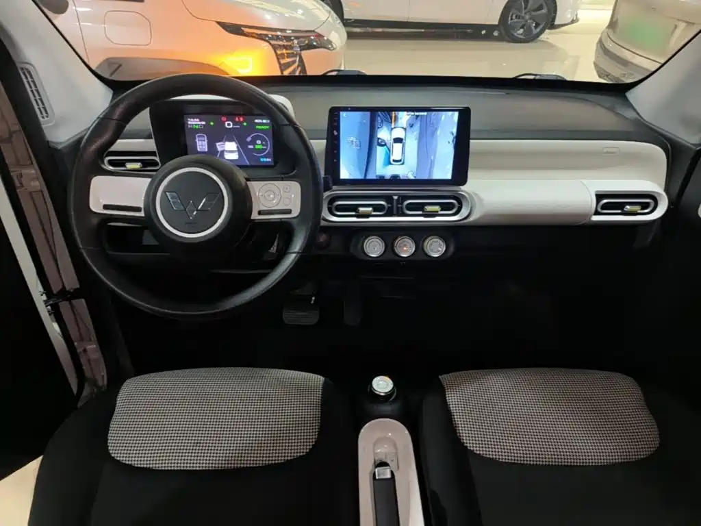 Wuling MINIEV — миниатюра 10