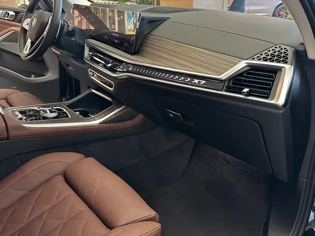 BMW X7 — миниатюра 6
