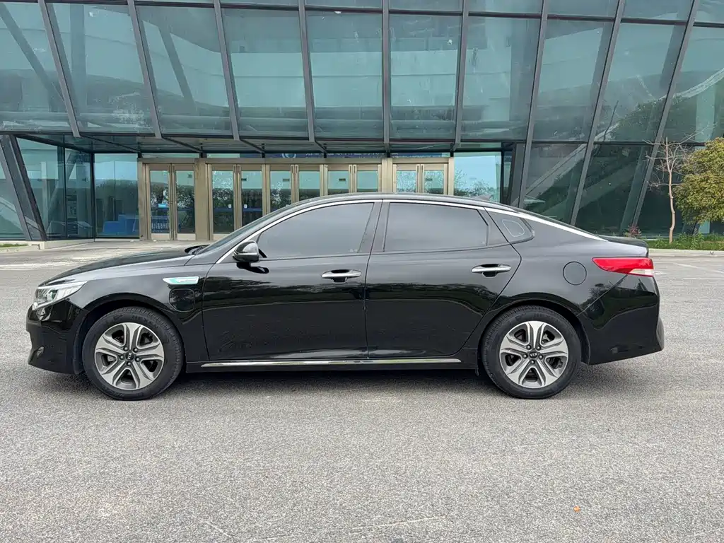 Kia K5 New Energy — миниатюра 5
