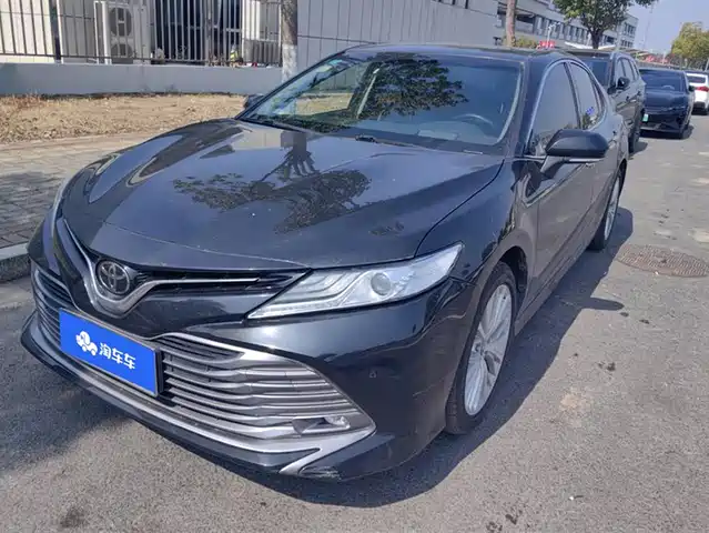 TOYOTA CAMRY