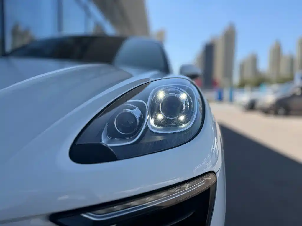 Porsche Macan — миниатюра 12