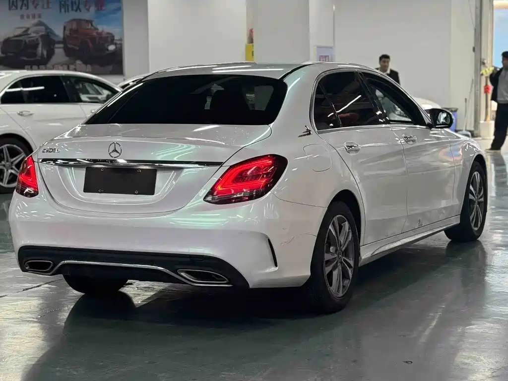 Mercedes-Benz C-Class — миниатюра 7
