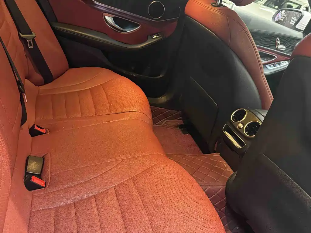 Mercedes-Benz C-Class — миниатюра 4
