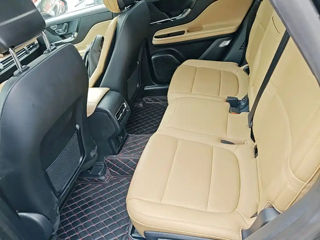 Lincoln Corsair — миниатюра 17