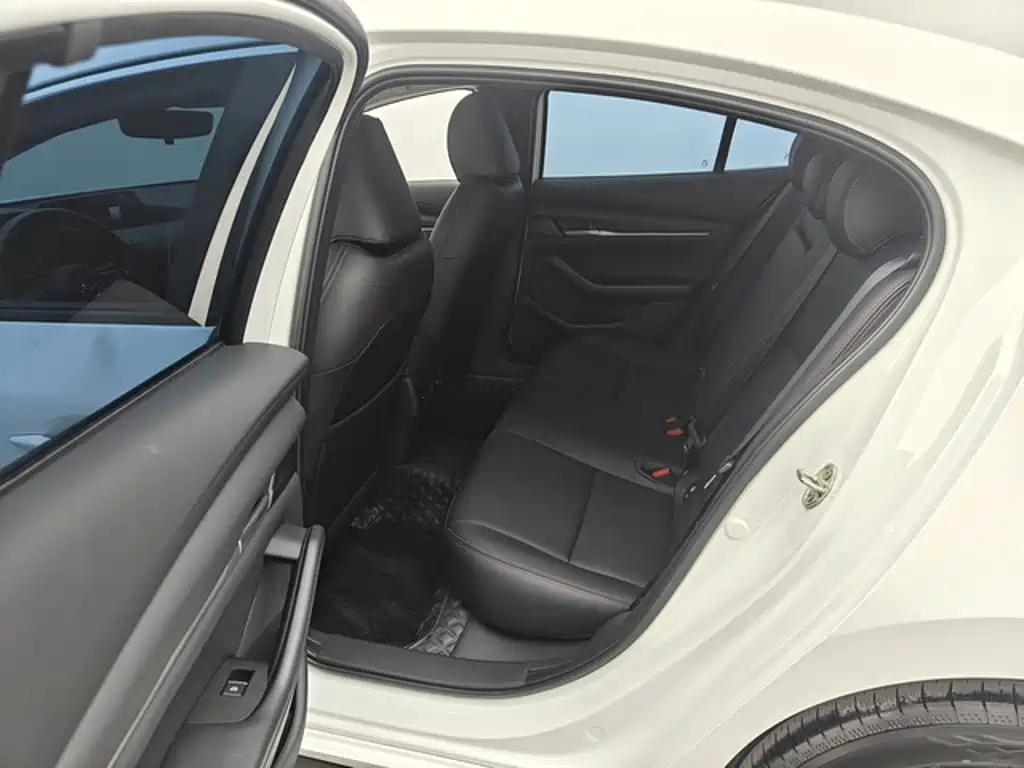 Mazda 3 Axela — миниатюра 6