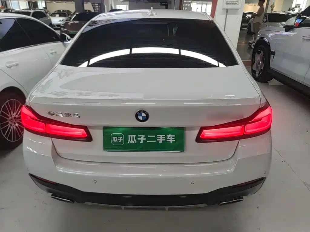 BMW 5 Series — миниатюра 6