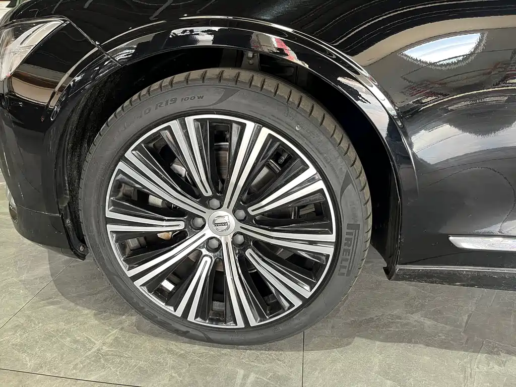 Volvo S90 — миниатюра 6