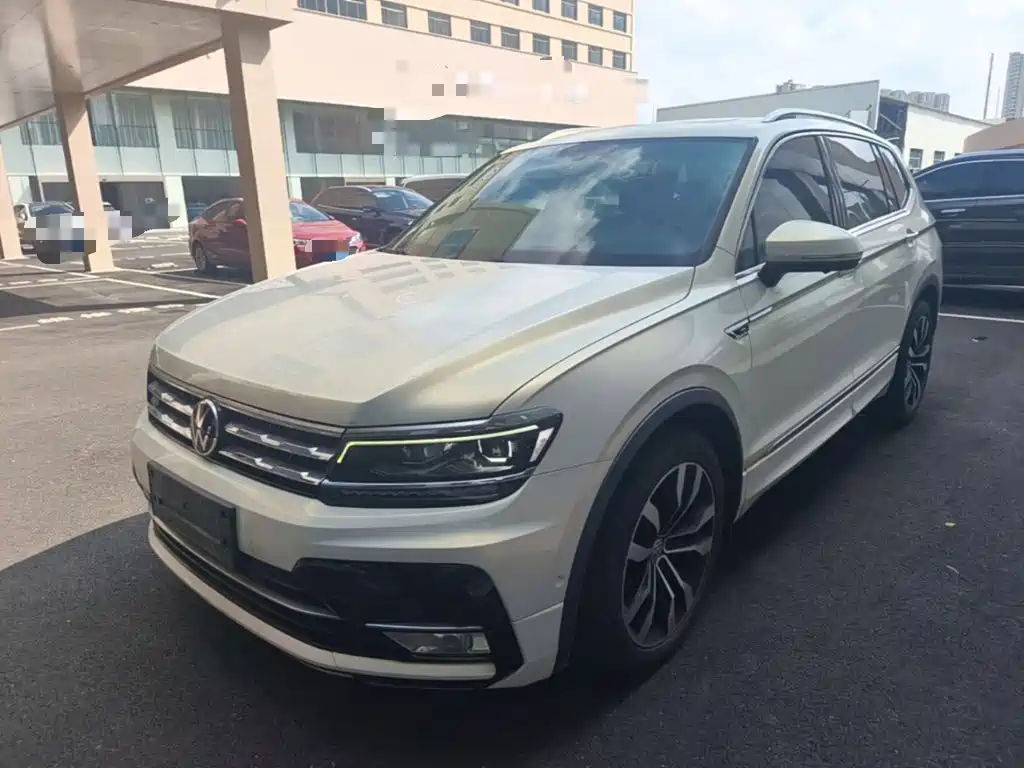 Volkswagen Tiguan L — миниатюра 2