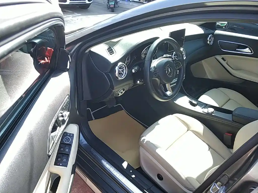 Mercedes-Benz GLA — миниатюра 16