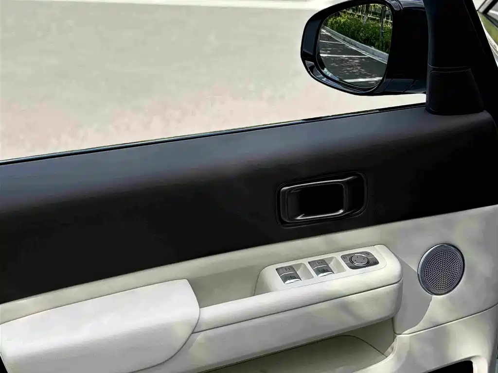 Li Auto Li MEGA — миниатюра 17