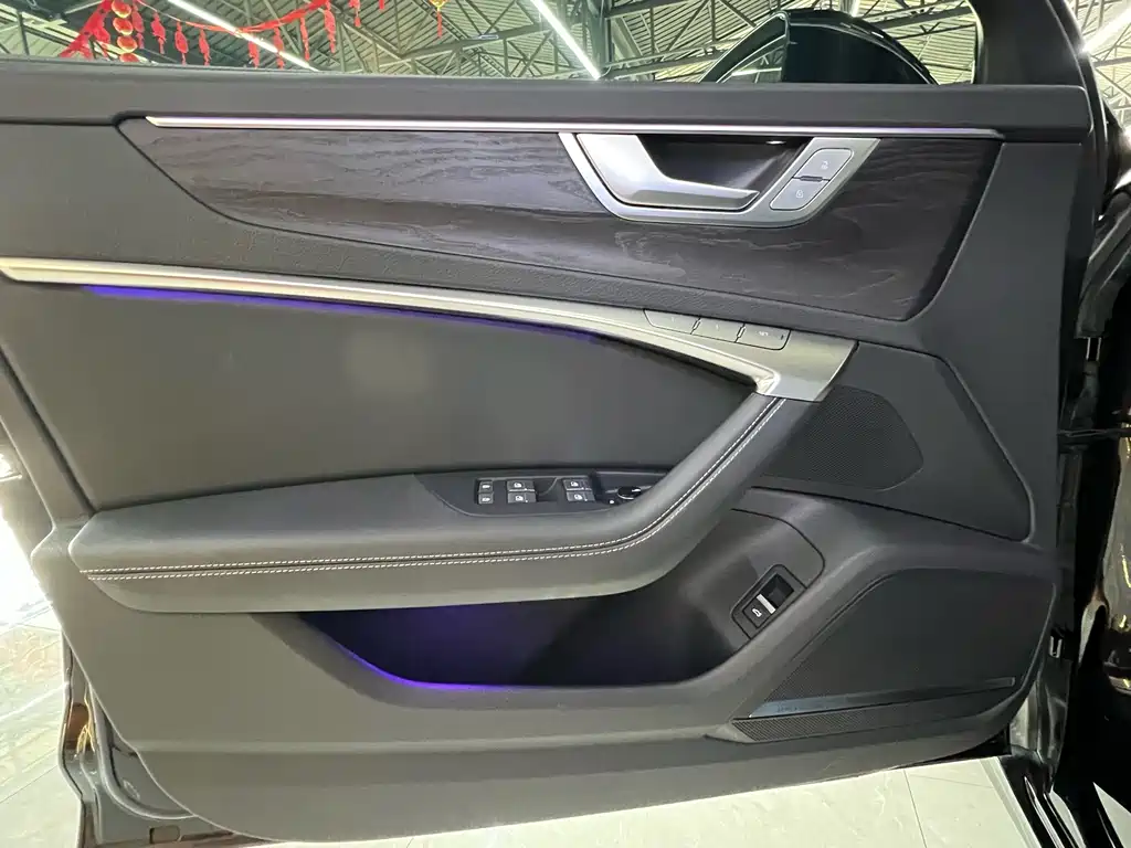 Audi A6L — миниатюра 12