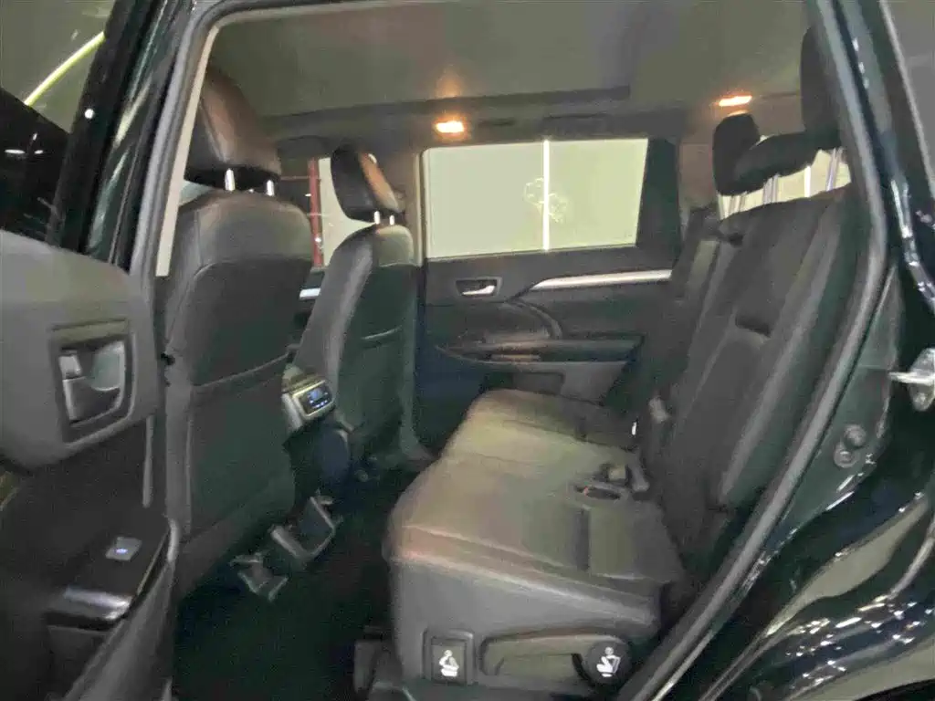 Toyota Highlander — миниатюра 8