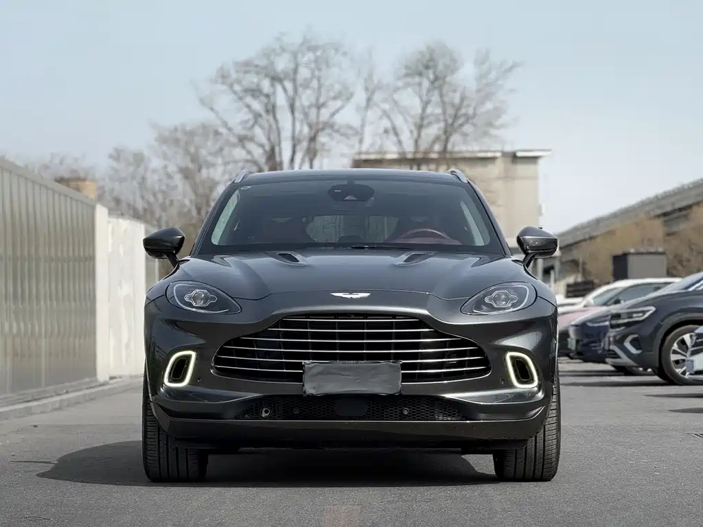 Aston Martin DBX 2021 4.0T V8