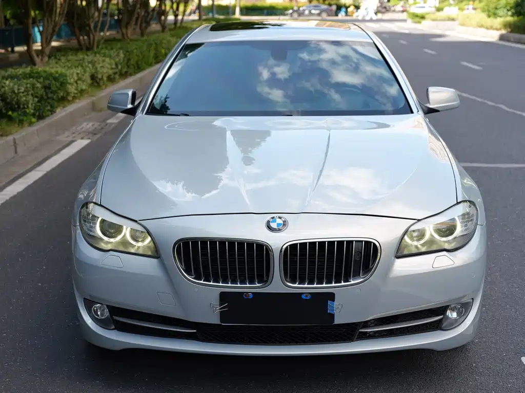 BMW 5 Series — миниатюра 2