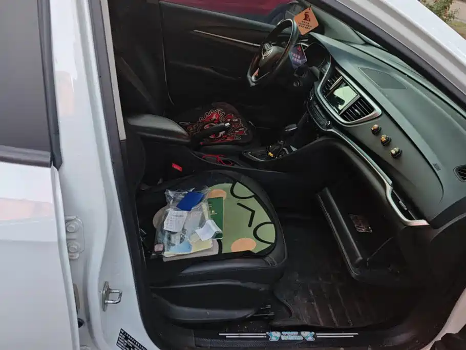 Buick Excelle — миниатюра 8