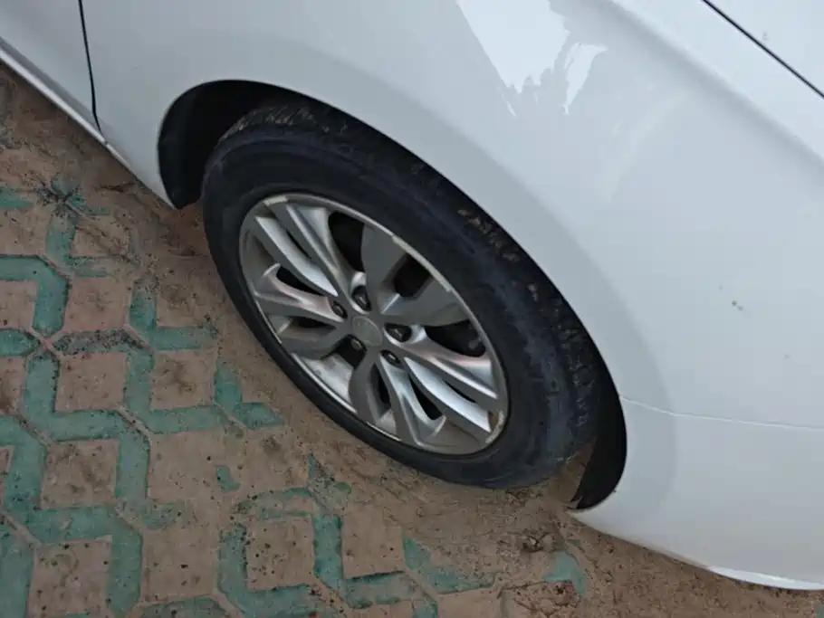 Buick Excelle — миниатюра 6