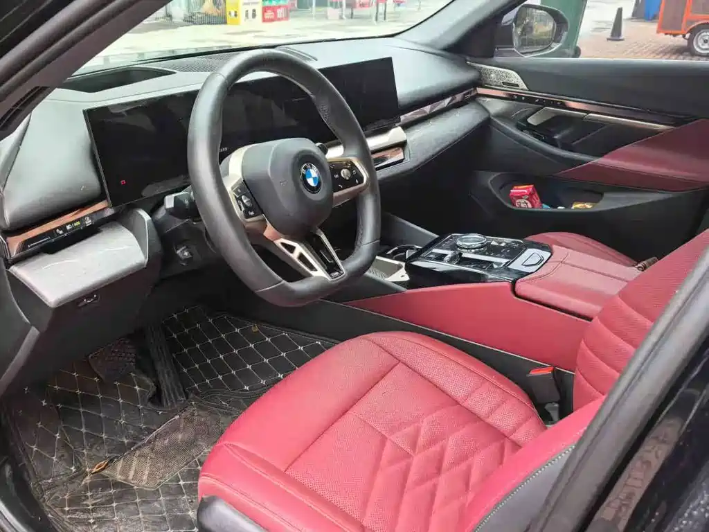 BMW 5 Series — миниатюра 4