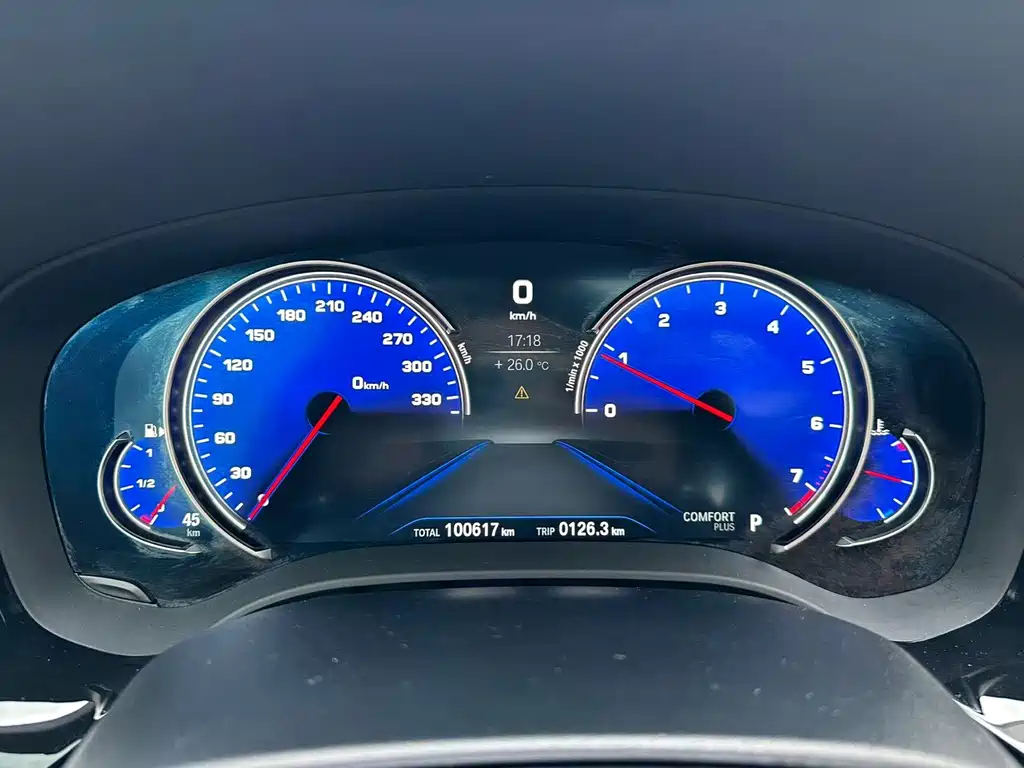 BMW 5 Series — миниатюра 11