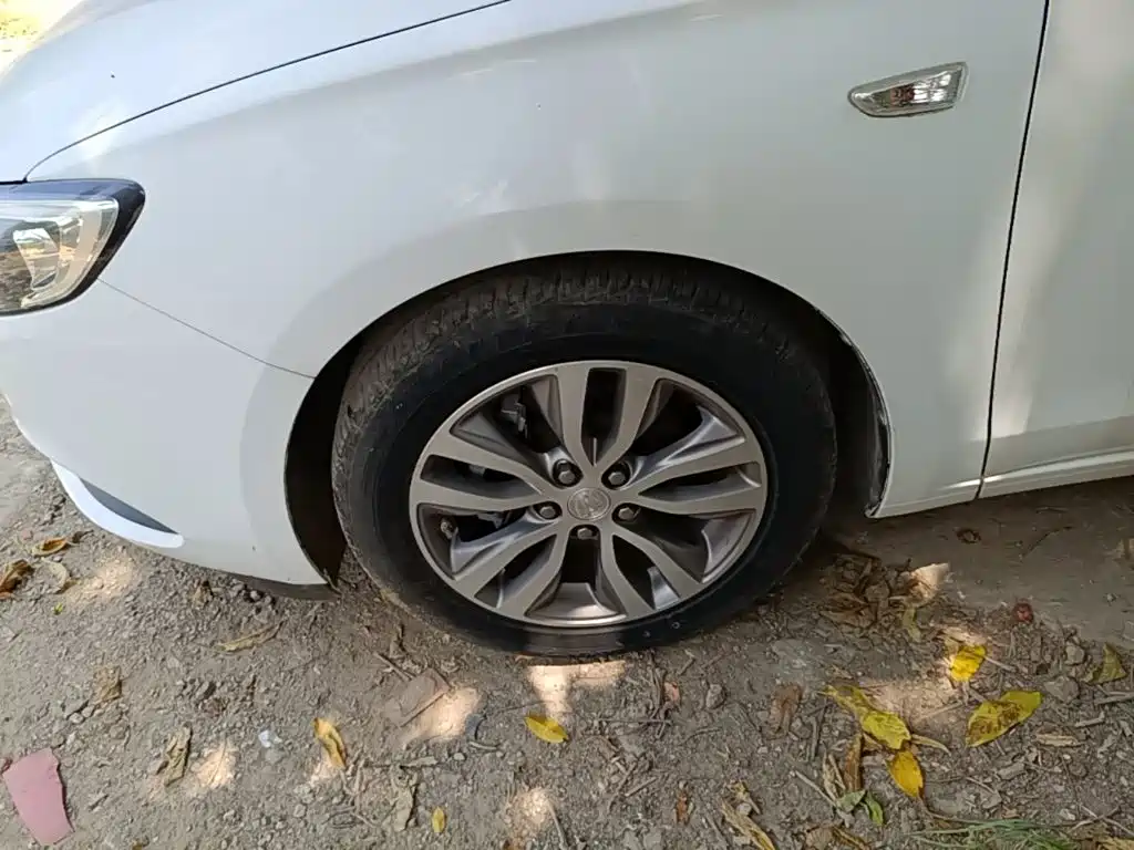 Buick Excelle — миниатюра 23