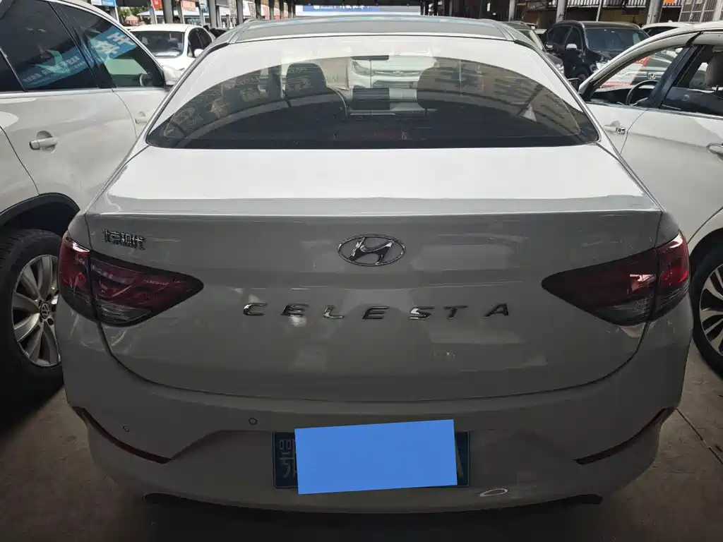 Hyundai Elantra — миниатюра 14