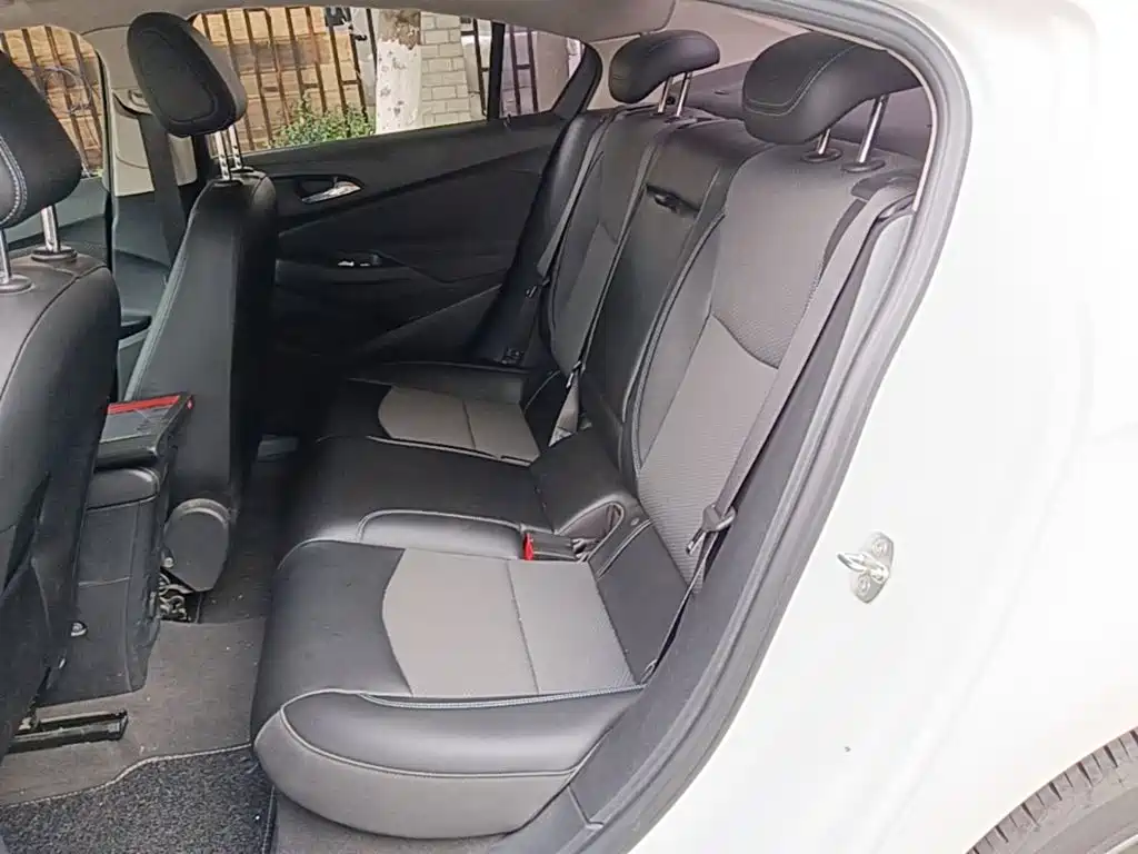 Chevrolet Cruze — миниатюра 17