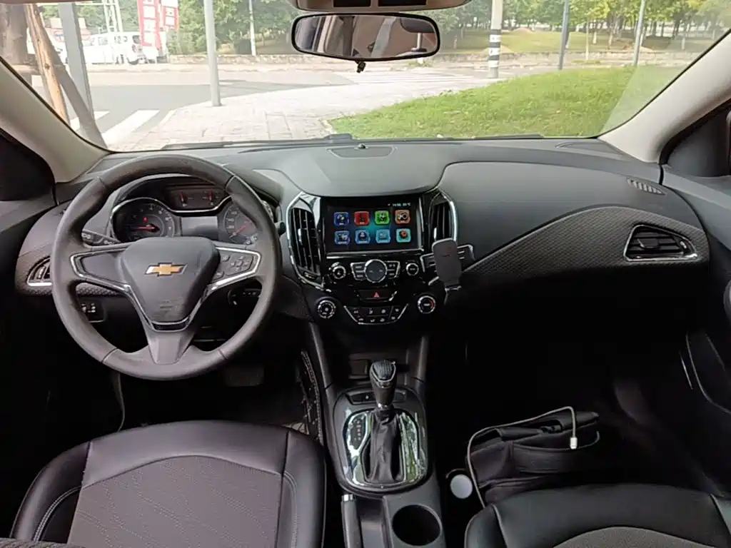 Chevrolet Cruze — миниатюра 10